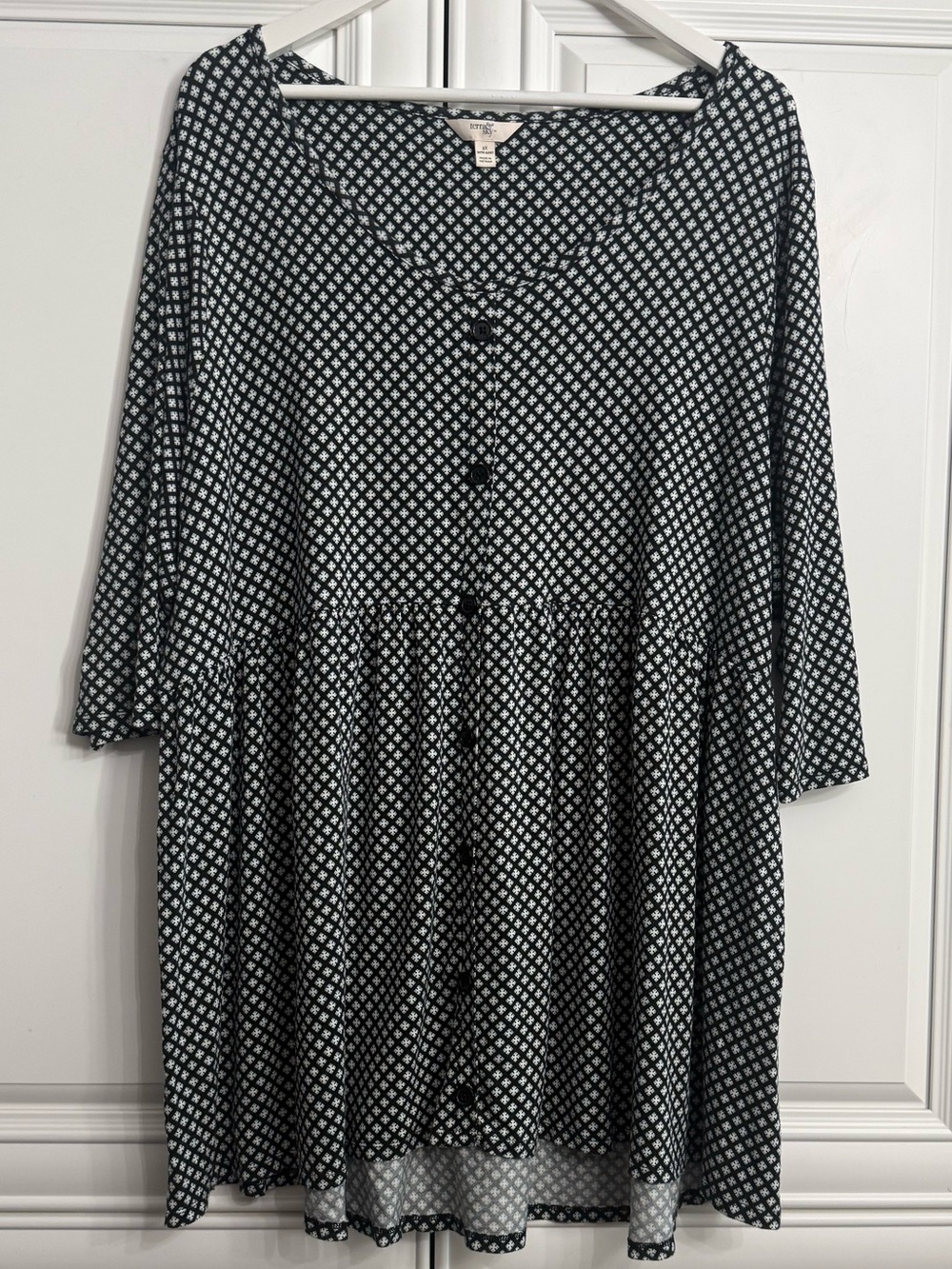 Terra & Sky Black and White Geometric Babydoll Tunic Decorative Buttons Size 2X